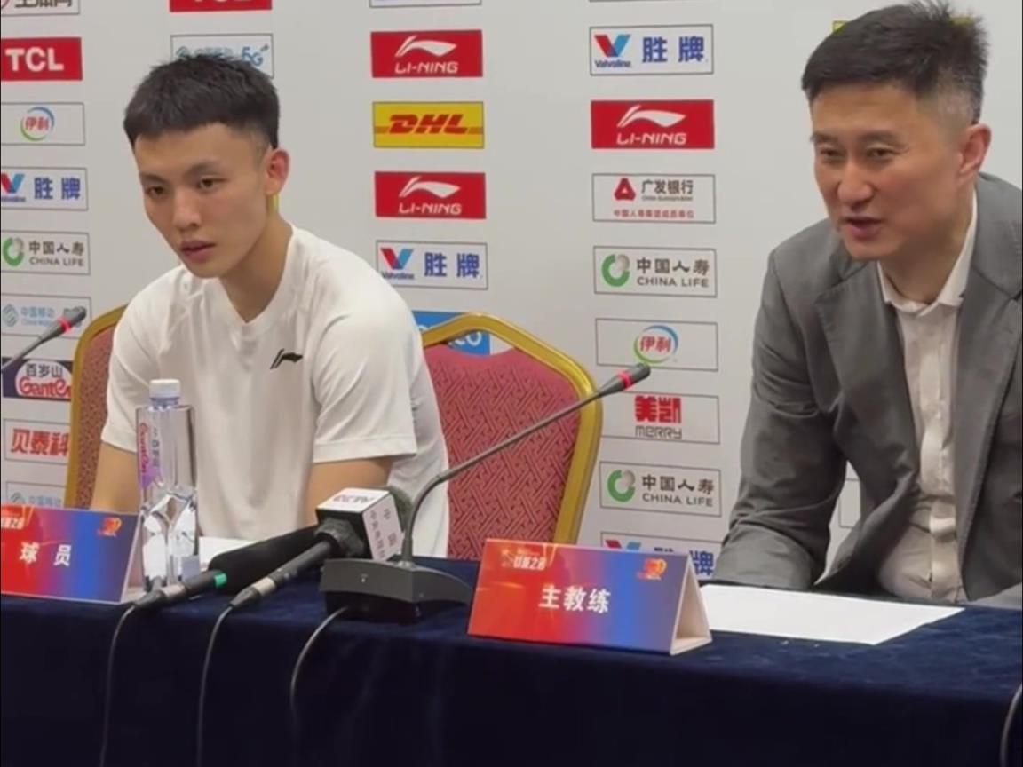 這是能說的嗎徐杰：杜指導(dǎo)賽前說了，這場(chǎng)球就是打架和摔跤！