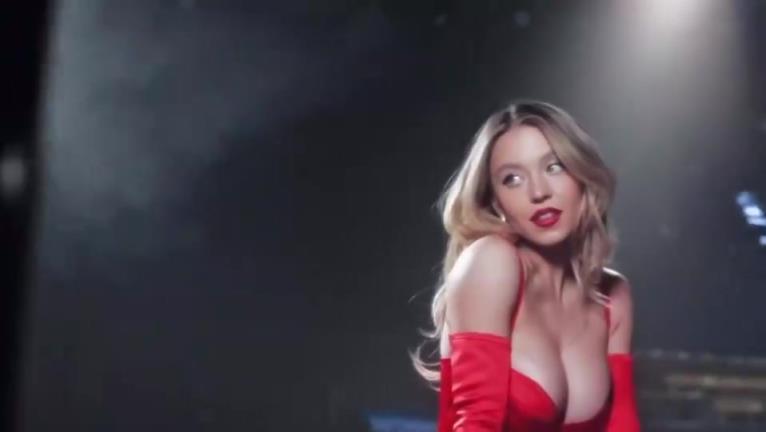 此前觀戰(zhàn)紐約德比！賣含洗澡水肥皂的悉尼妹太清楚自身優(yōu)勢(shì)了