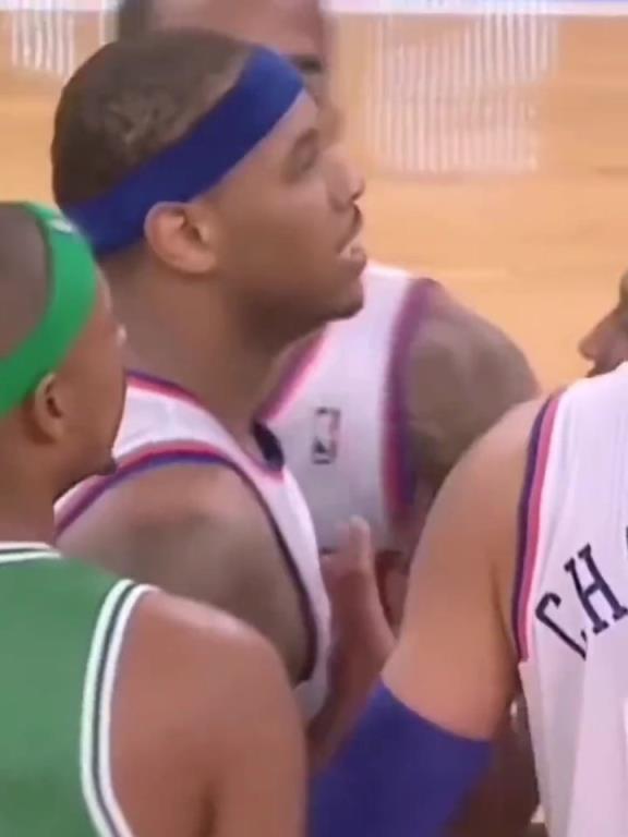 社會瓜！當(dāng)年安東尼與加內(nèi)特發(fā)生沖突，賽后瓜哥帶人堵綠軍大巴